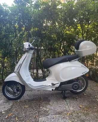 Vespa Elettrica 45 Km/h batteria estraibile