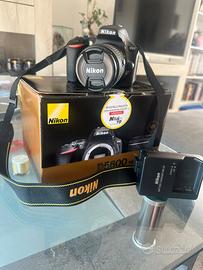 Nikon D5600 con obiettivo AF-P 18-55mm VR