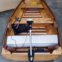 Barca in legno multistrato con motore elettrico