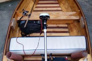 Barca in legno multistrato con motore elettrico