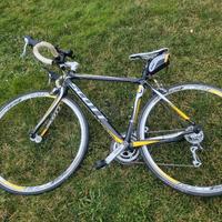 bicicletta corsa scott