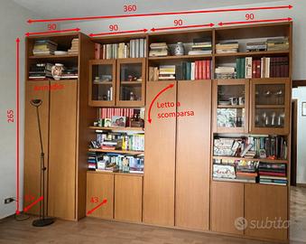 Mobile modulare in legno massello.