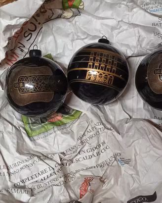 3 palle di natale fendi 
