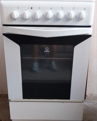 Cucina Indesit (Guasta )