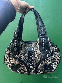 borsa a mano dai design grintoso con fantasia