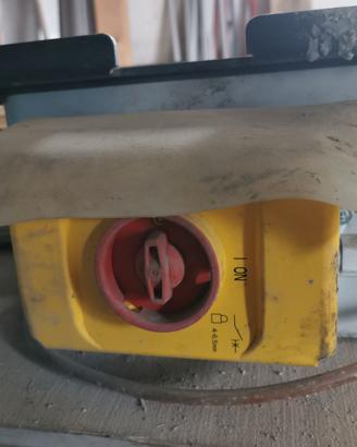 Piastra vibrante con presa elettrica industriale