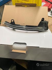 Freccia specchio seat ateca