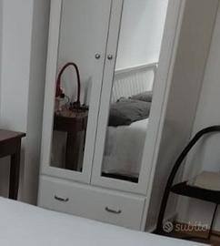 Armadio Ikea Tyssedal bianco con specchio