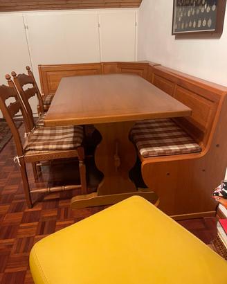 Cassapanca con tavolo in legno massiccio
