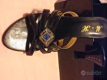 Scarpe nere eleganti "m.h" con tacco e pietre