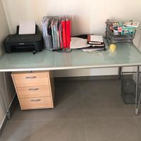 Scrivania metallo e vetro Ikea
