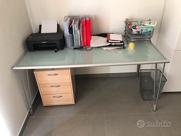 Scrivania metallo e vetro Ikea