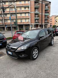 Ford Focus 1.6 (115CV) 5p. Bz.- GPL Titanium