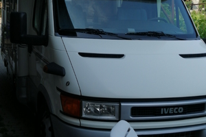 Semintegrale mobilvetta su Iveco