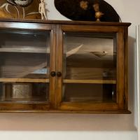 Pensile legno con vetrina stile classico