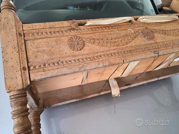 Lettino d'Epoca Primi '900 in Legno Scolpito