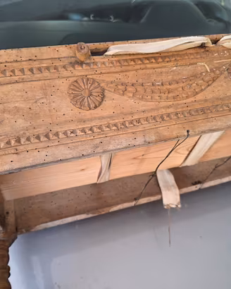 Lettino d'Epoca Primi '900 in Legno Scolpito