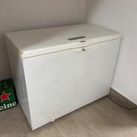 Congelatore a pozzetto 220 litri