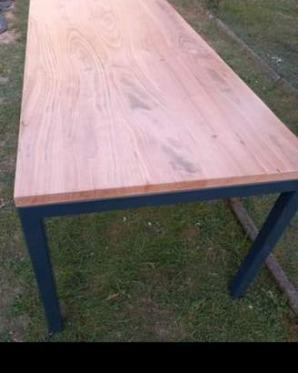 Arredamento con legno pregiati da giardino