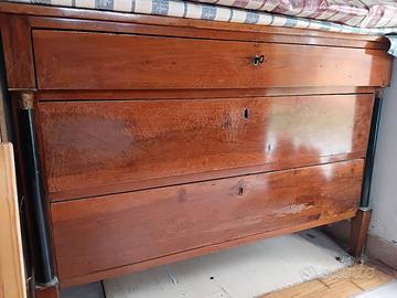 Como' antico in buono stato