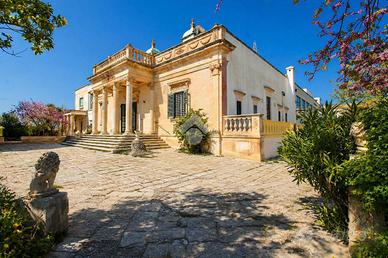 VILLA SINGOLA A OSTUNI