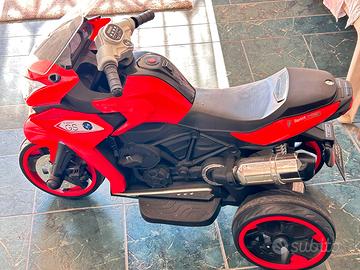 moto elettrica giocattolo a tre ruote per bambini