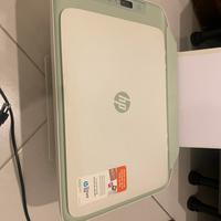 Stampante HP DeskJet 2722e