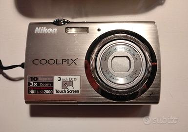 Nikon Coolpix S320 fotocamera digitale 