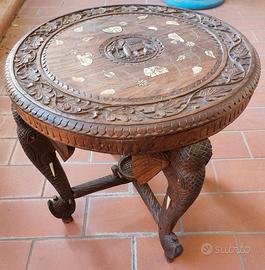 Tavolino etnico intarsiato con gambe di elefante
