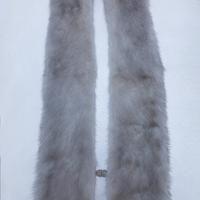 Collo di pelliccia grigio perla