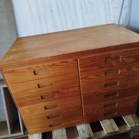 Cassettiera in legno 