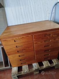 Cassettiera in legno 