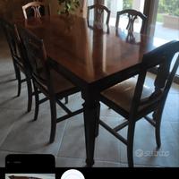 tavolo con 6 sedie rivestite 