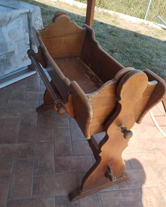 Culla vintage in legno 