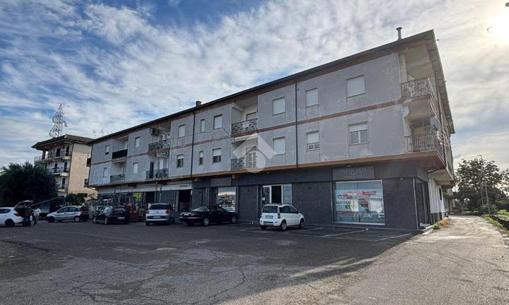 4 LOCALI A CORIGLIANO-ROSSANO