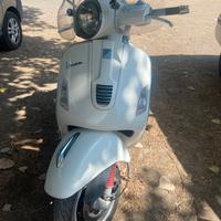 Vespa gts 300