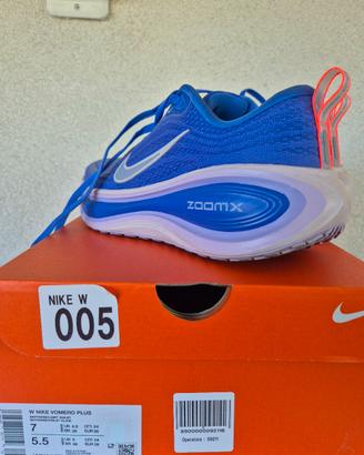 scarpa running donna tg 38 nike vomero 