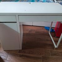 2 scrivanie ikea mod micki