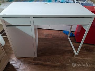 2 scrivanie ikea mod micki