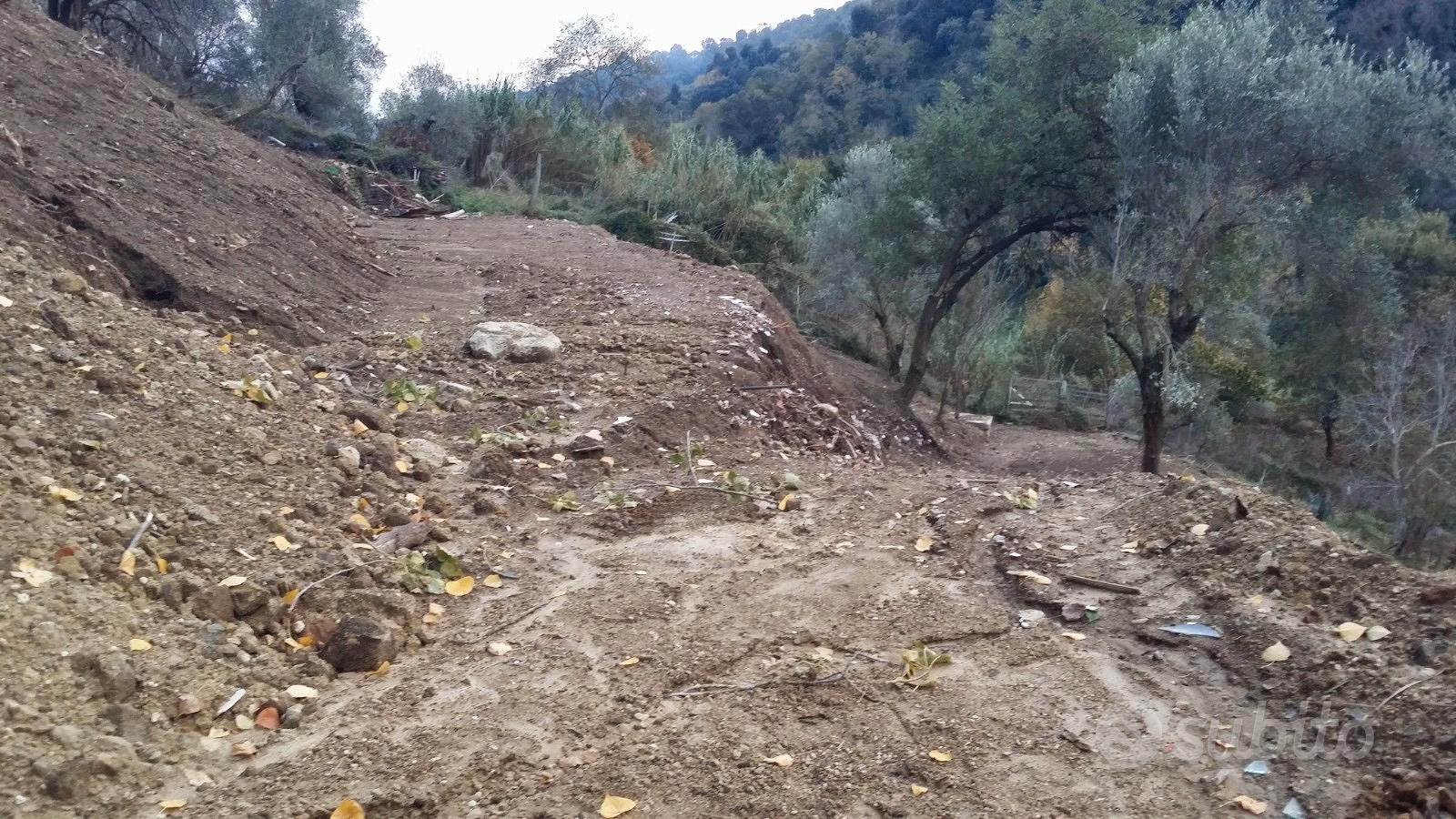 Si vende terreno agricolo con casa rurale - Vista 4