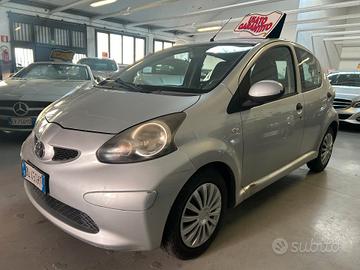 Toyota Aygo 1.0 12V VVT-i 5 porte Sol