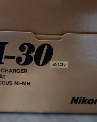 MH 30 Nikon carica batteria + 2 batterie