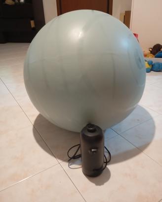Palla da ginnastica con pompa di gonfiaggio 