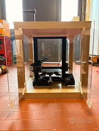 Stampante 3d Ender 3 modificata con enclosure