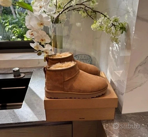 Stivaletti UGG Classic Ultra Mini da donna EU 36