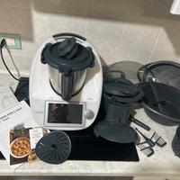 Bimby TM6 completo con accessori extra e libro