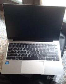 nootebook 1 mese di vita . Non si accende.