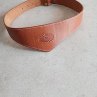 cintura artigianale in cuoio inciso