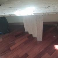 Tavolino in travertino