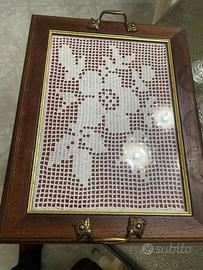 Vassoio vintage in legno con vetro